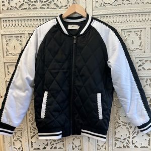Cyrus Black and white Bomber. Sz L